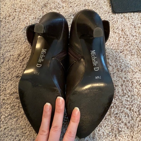 Michelle D Brown Ankle Booties (7.5) - Picture 5 of 7